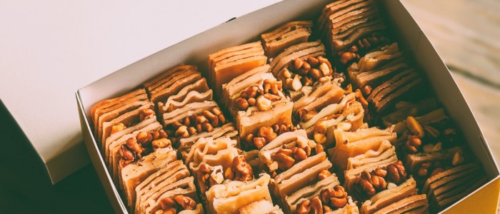 Baklava Kutusu: Geleneksel Lezzetin Şık ve Güvenli Sunumu