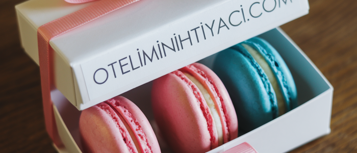 Makaron Kutusu: Lezzetli Atıştırmalıkların Sanatsal Sunumu